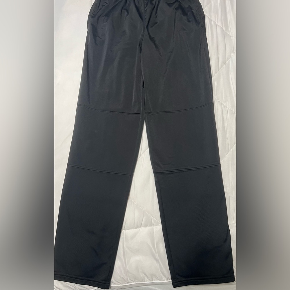 Sweatpants boys Cat Jack size large, 12 14 great condition all black